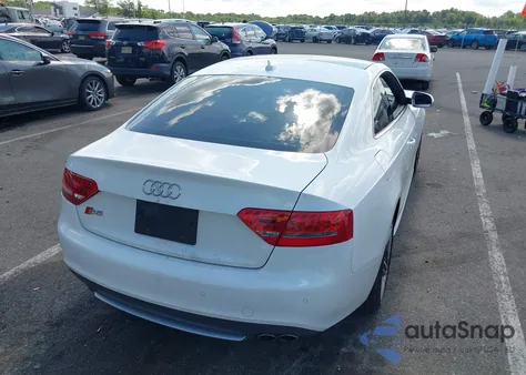 2011 Audi S5 4.2 Premium Plus from USA, damaged, VIN WAUCVAFR2BA003356